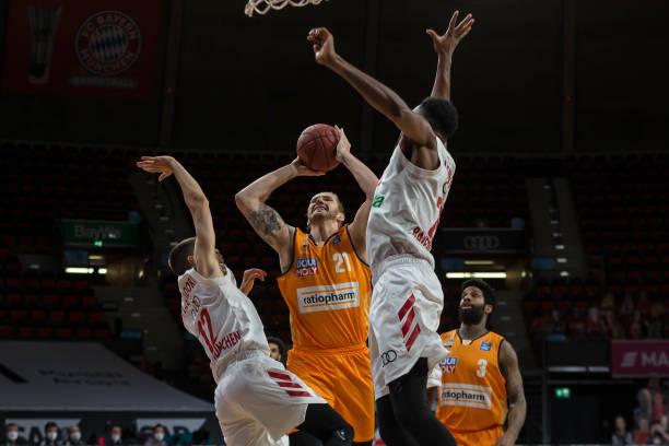 香港队凭借 香港队凭借