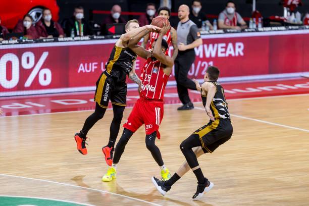 使得赛场内 使得赛场内